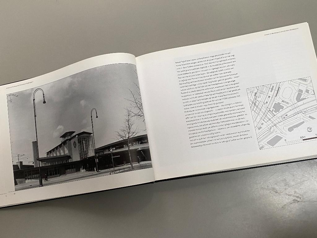 Stationsarchitectuur in Nederland 1938 / 1998, Ophalen of Verzenden, Zo goed als nieuw, Architectuur algemeen