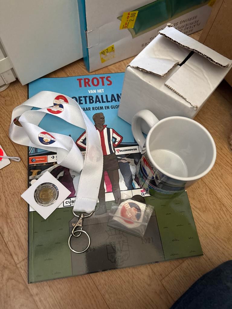 Willem II Fanartikelen Set - Munt, Beker, Boek & Meer!, Ophalen of Verzenden, Nieuw, Willem II, Boek of Tijdschrift