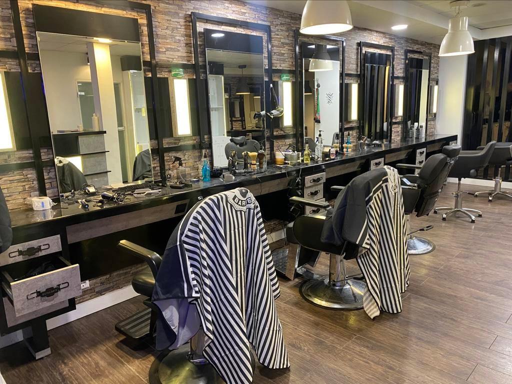 Te huur kapperstoel  kapper ruimte, Diensten en Vakmensen, Kappers en Thuiskappers, Knippen, Zonder afspraak