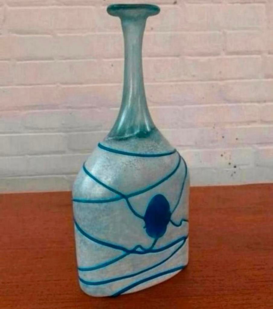 Vaas Bertil Vallien voor Kosta Boda galaxy bleu vaas., Antiek en Kunst, Antiek | Glas en Kristal, Ophalen of Verzenden