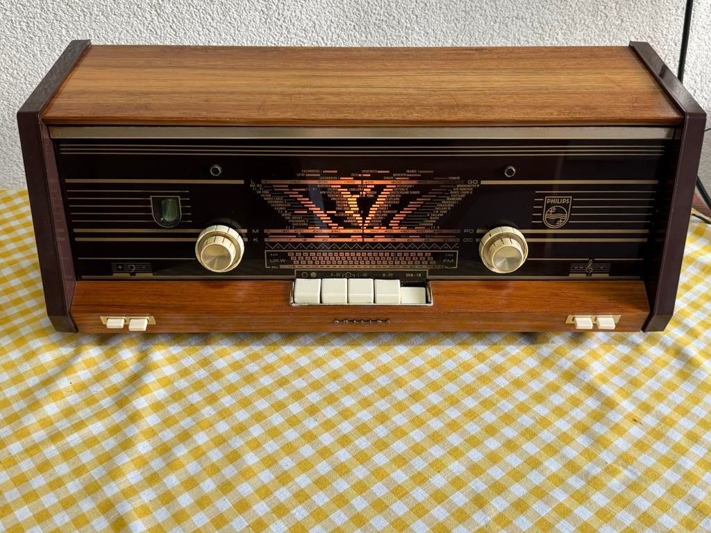 Oude lampen radio philips b4x23a/74 spelend vaste pr ophalen, Ophalen