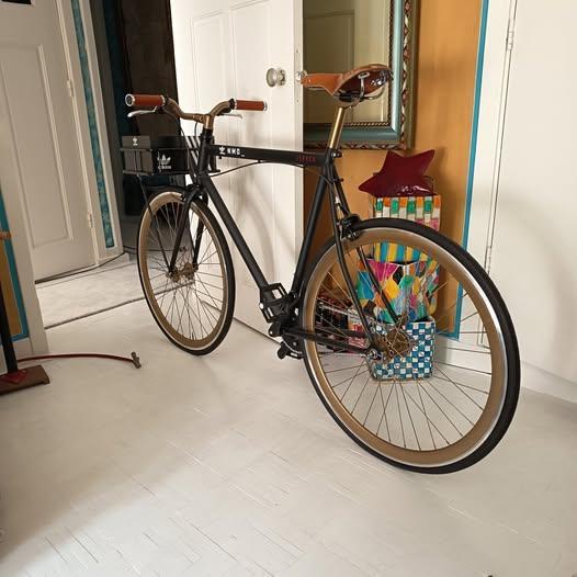 Lekker limited edition Adidas NMD Bike (83cm height), 59 cm of meer, Ophalen, Nieuw, Overige merken