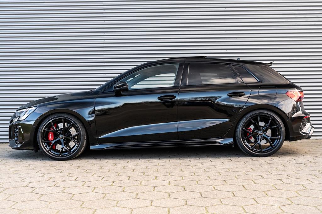 Audi RS3 2.5 TFSI RS 3 QUATTRO PANO KEYLESS CAMERA RS ZETELS, Automaat, Gebruikt, Zwart, Zwart