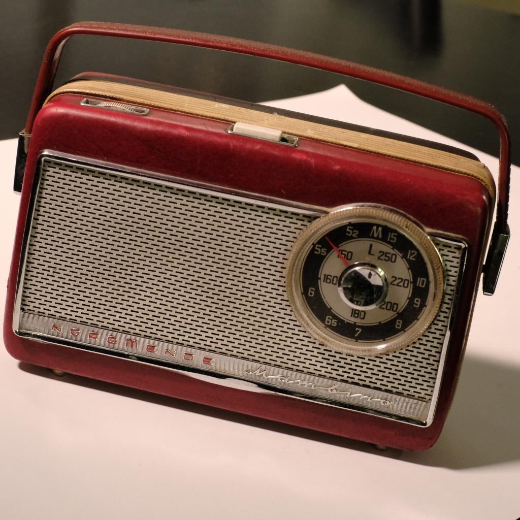Vintage Radio's uit de jaren 60 omgebouwd bluetooth radio, Antiek en Kunst, Antiek | Tv's en Audio, Ophalen