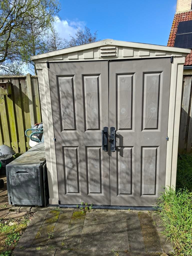 Keter kunststof tuinhuisje ., Minder dan 250 cm, Kunststof, Gebruikt, Ophalen of Verzenden