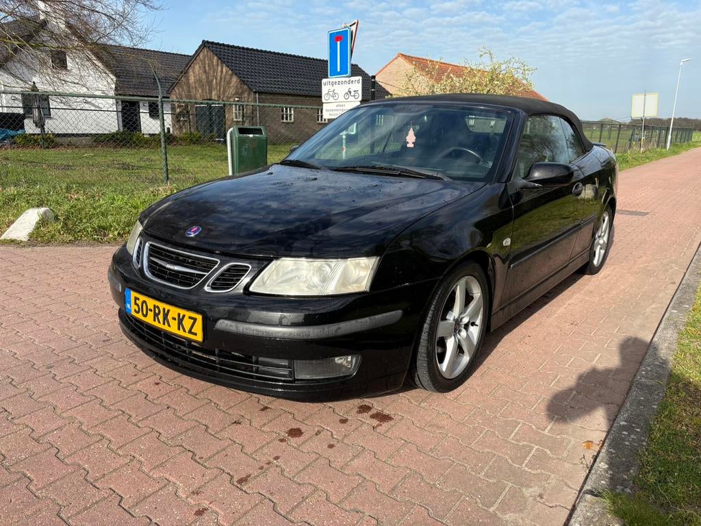 Saab 9-3 1.8 T 110KW Cabrio AUT 2005 Zwart, Auto's, Saab, 1998 cc, 4 cilinders, Cabriolet, 4 stoelen
