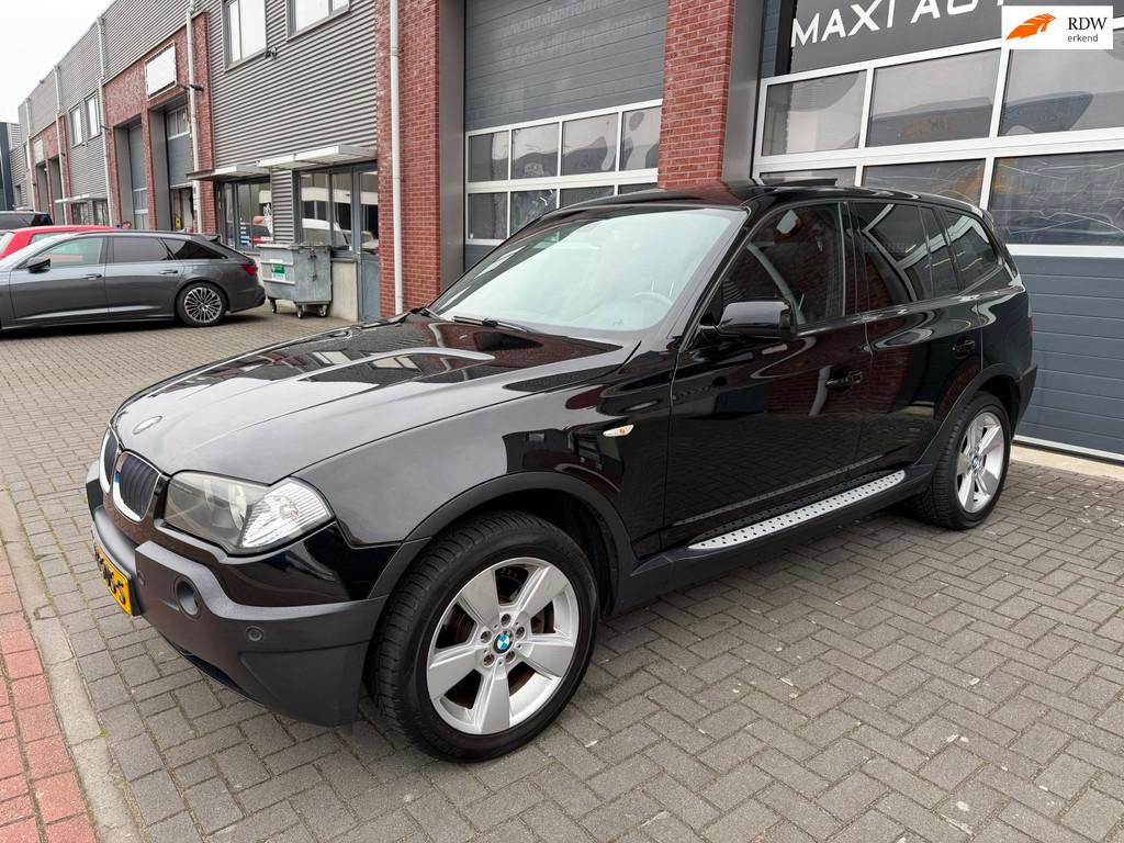 BMW X3 2.0i xDrive M Pano Leder Trekhaak Stoelvw Cruise PDC, Zwart, 4 cilinders, 150 pk, Zwart