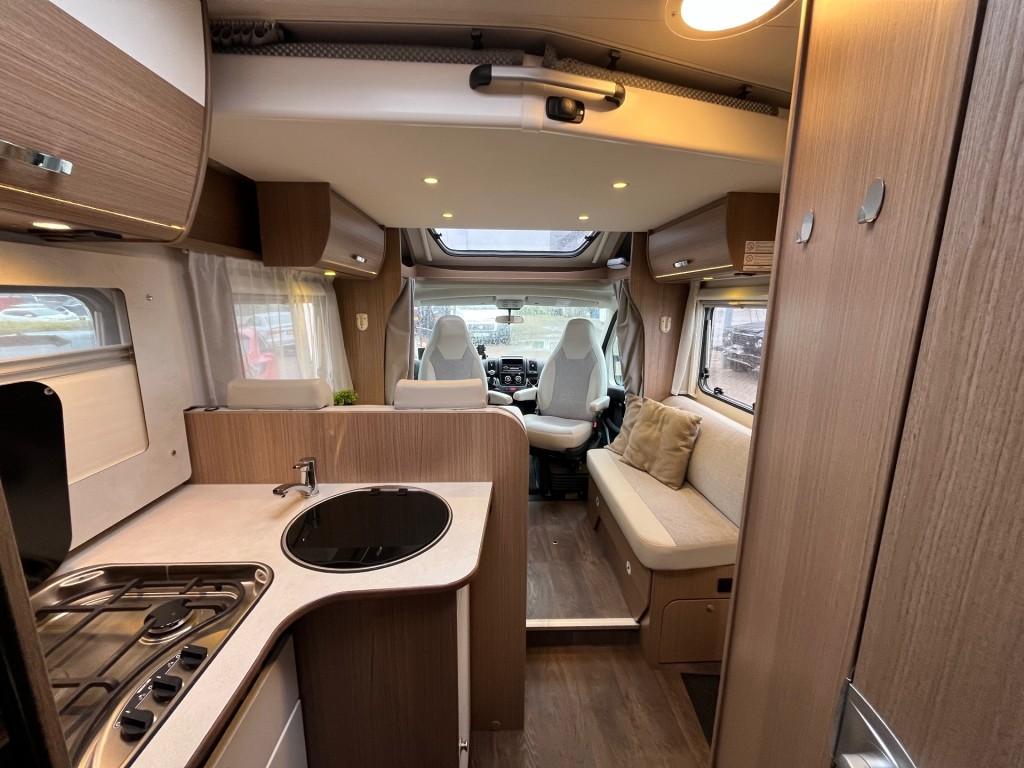 Carado T 448 Enkele bedden Hefbed XXL garage Cruise Airco, Caravans en Kamperen, Campers, Erwin Hymer Group, Holzstraße 19 D-88339 Bad Waldsee Germany