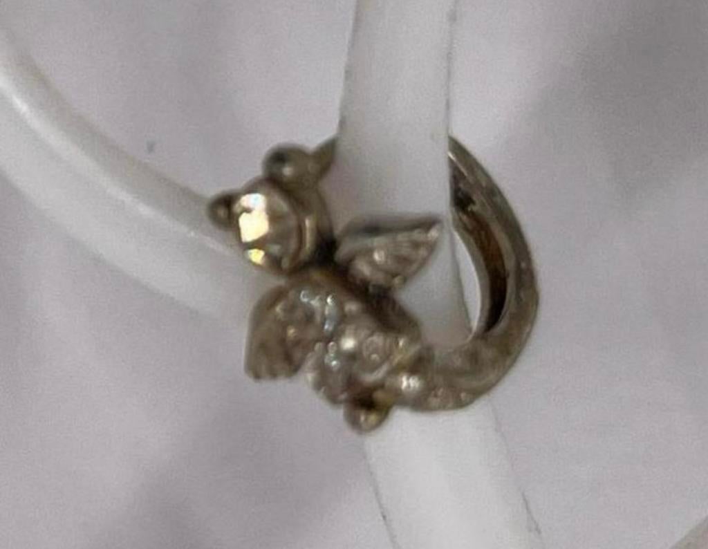 ZILVERKLEURIGE ENGELTJES OORBELLEN VOORZIEN VAN STEENTJES, Overige materialen, Hangers, Nieuw, Ophalen of Verzenden