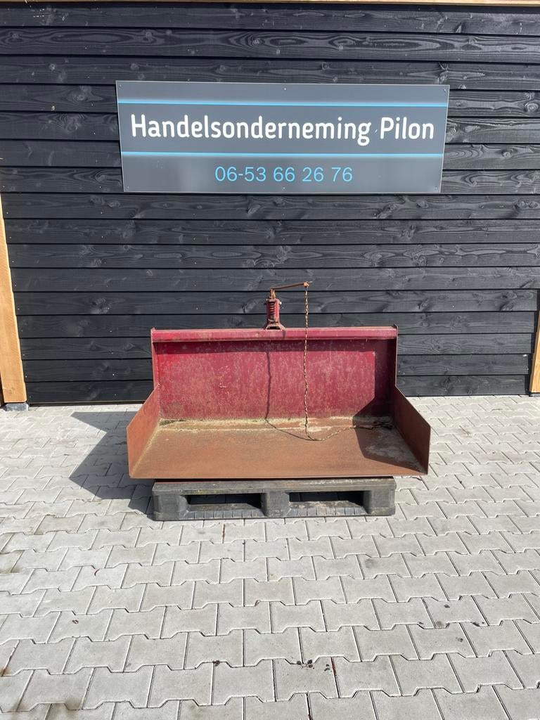 PZ 135 en Grondbak, Ophalen of Verzenden, Weidebouw