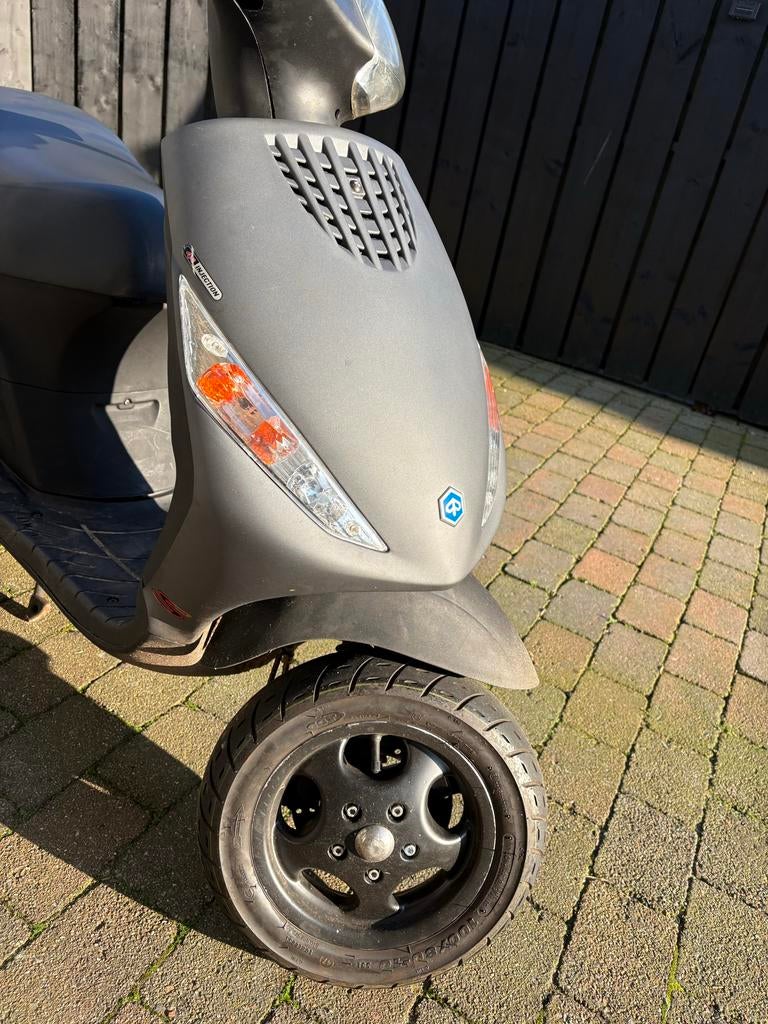 Piaggio Zip -  2003 Zo goed als nieuw met SP voorvork, Ophalen of Verzenden, Zo goed als nieuw, Benzine, Zip