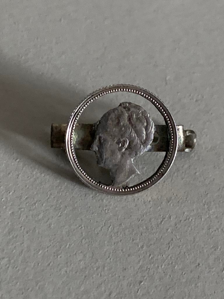 Zilveren Broche Wilhelmina 10 cent WOII, Verzenden, Zilver