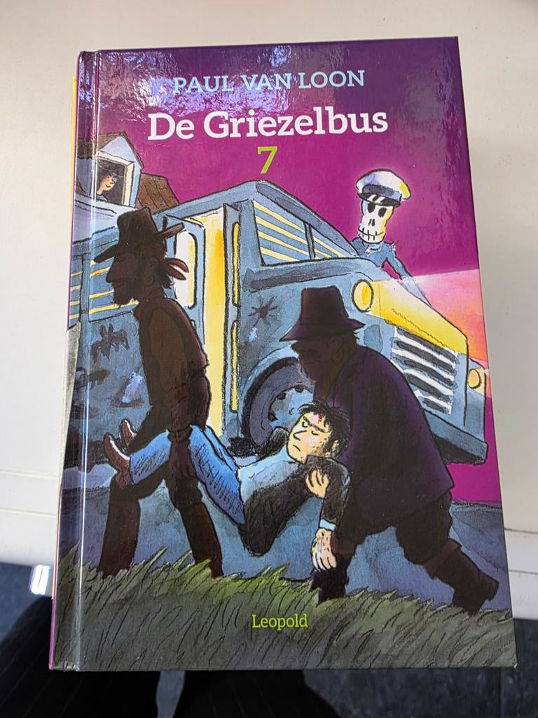 De Griezelbus 7 - Paul van Loon (Kinderboek), Ophalen of Verzenden, Zo goed als nieuw, Paul van Loon, Fictie algemeen