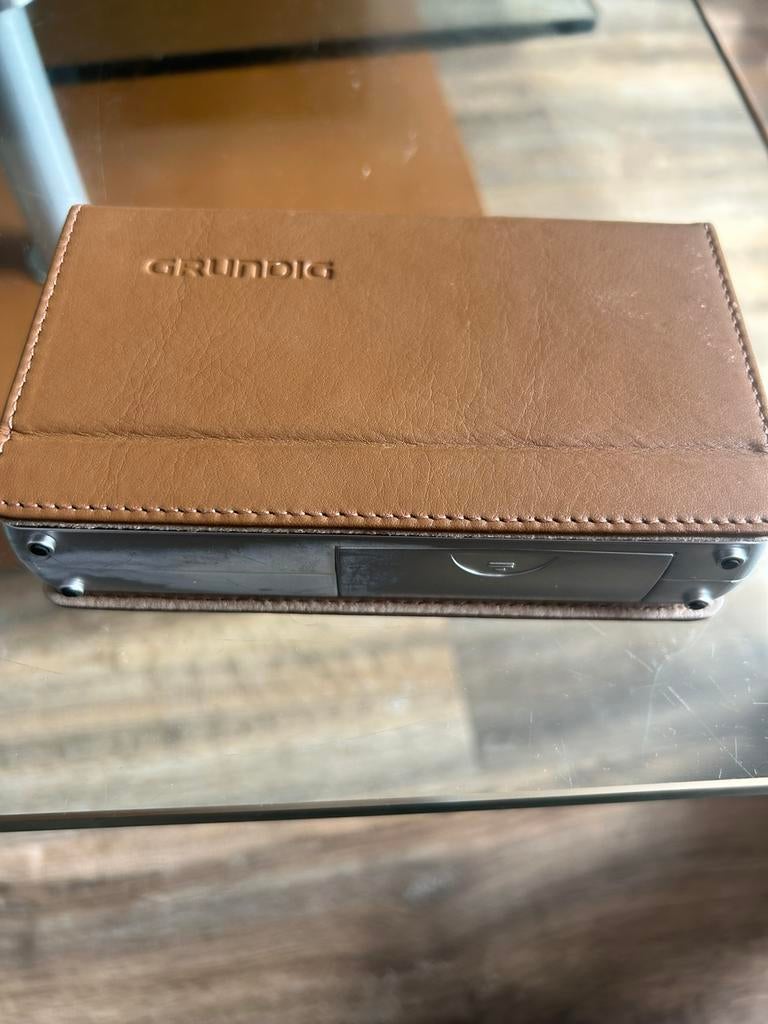 Werkende Grundig Yacht Boy 10 met originele lederen hoes, Ophalen of Verzenden, Gebruikt, Wereldontvanger