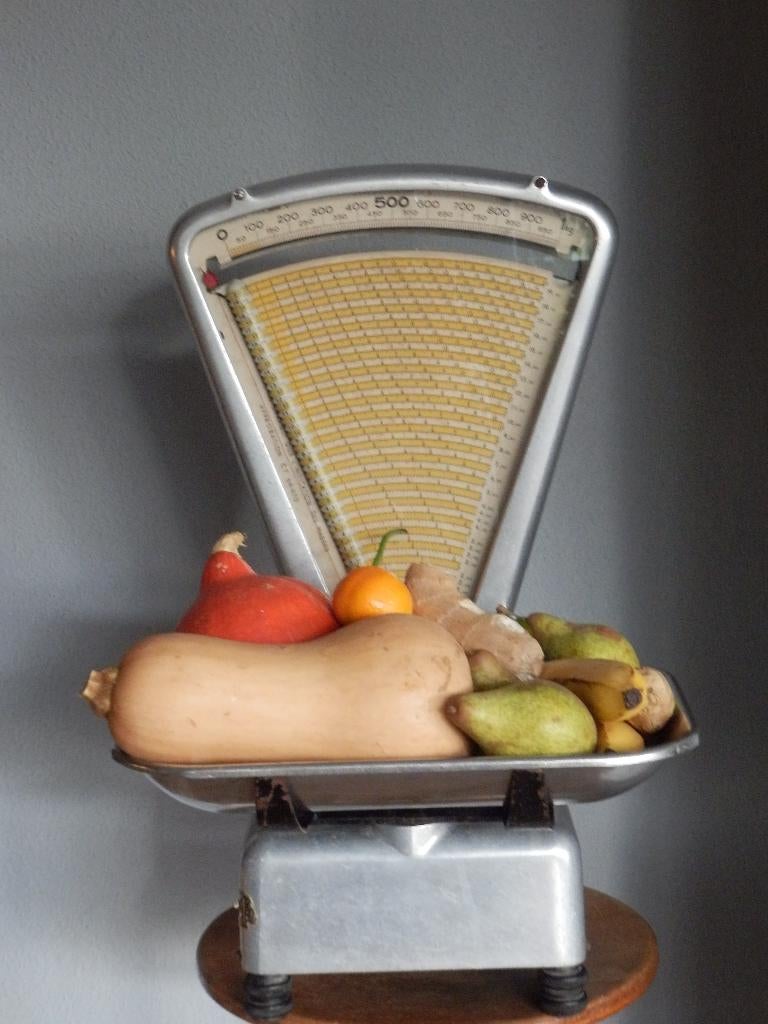 Zeer decoratieve weegschaal (etalage of winkel), Ophalen