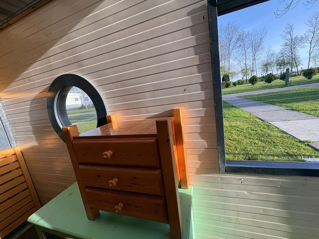 Bruin kastje met 3 lades - ideaal om te pimpen!, Ophalen, Gebruikt, 50 tot 100 cm, 3 of 4 laden