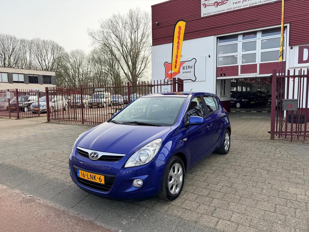 Hyundai I 20 1.4I Dynamic, 4 cilinders, 1396 cc, Blauw, Bedrijf