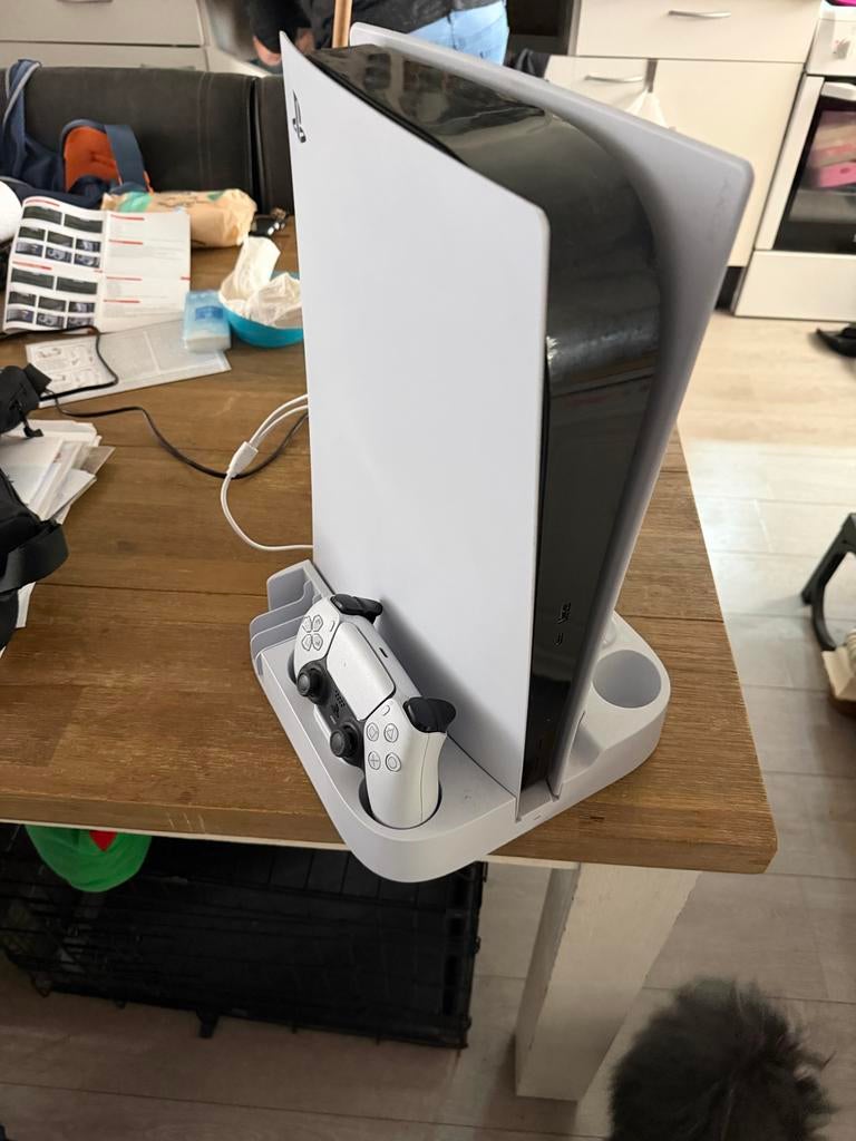 PlayStation 5 met standaard en controller, Ophalen of Verzenden, Gebruikt, Playstation 5