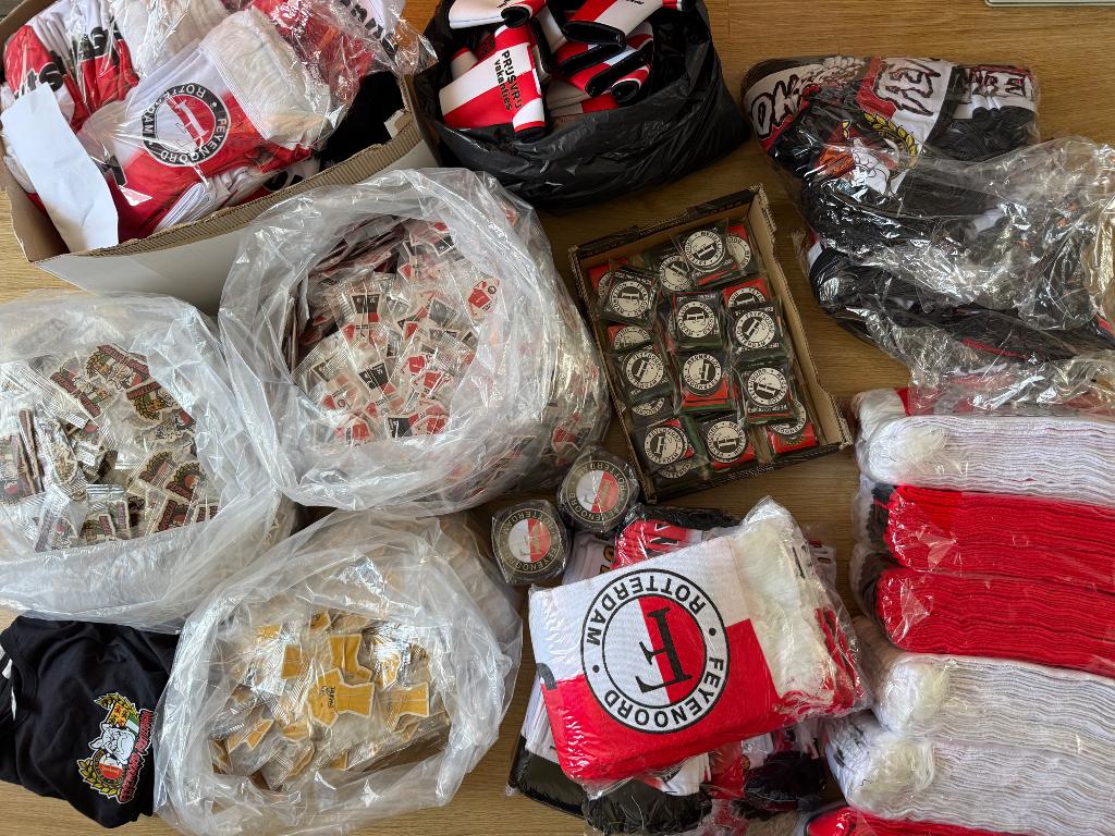 Grote partij feyenoord merchandise/ handel, Ophalen, Nieuw, Feyenoord, Vaantje of Sjaal