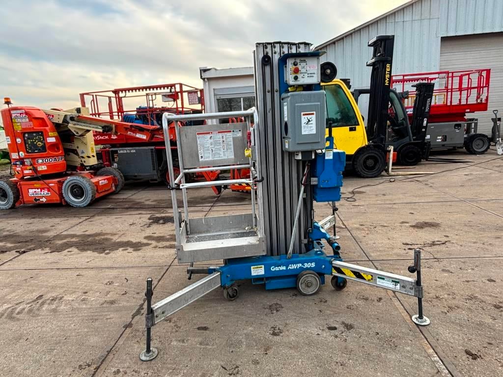 Genie AWP30S masthoogwerker Genie 2002 11 meter (bj 2002)