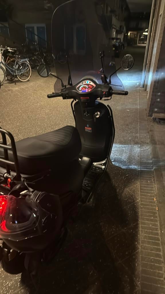 Senzo Rivalux scooter mat zwart, Ophalen, Gebruikt, Maximaal 45 km/u, Benzine