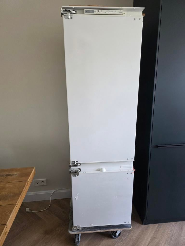 Gratis Siemens inbouw koelkast met vriesvak, Witgoed en Apparatuur, Koelkasten en IJskasten, Gebruikt, Met vriesvak, Ophalen