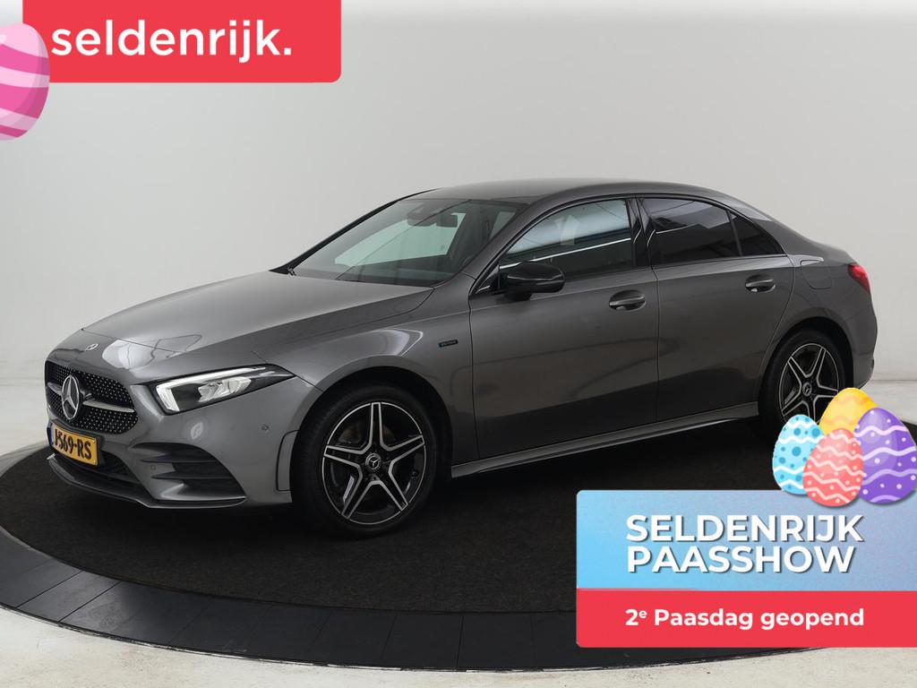 Mercedes-Benz A-klasse 250e AMG Limited | Carplay | Stoelver, Gebruikt, 4 cilinders, 16 kWh, Bedrijf
