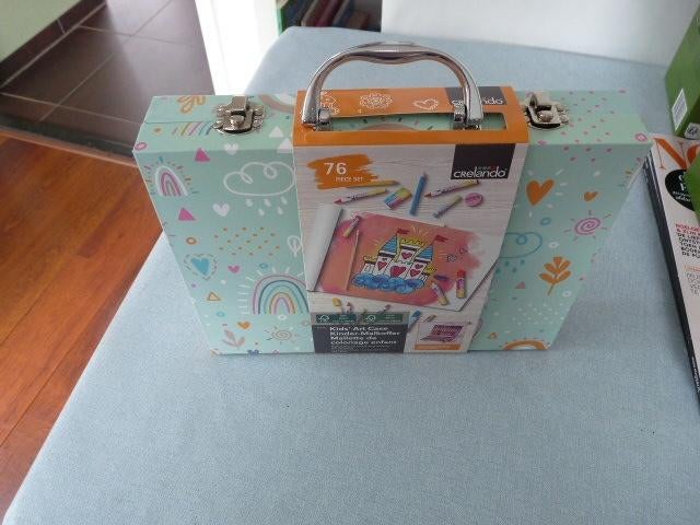 eenhoorn -groen tekenkoffer met 76 delige inhoud , nieuw, Hobby en Vrije tijd, Tekenen, Nieuw, Overige typen, Ophalen of Verzenden