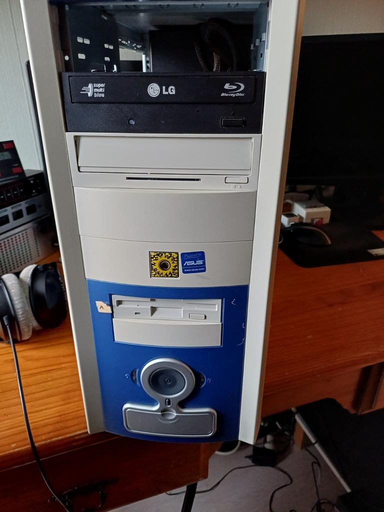 Pc kast ZONDER HD !, Ophalen, Gebruikt