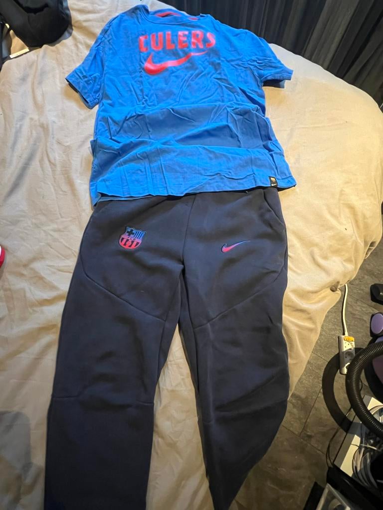 Barcalona set nike maat s, Blauw, Overige maten, Ophalen of Verzenden, Gedragen