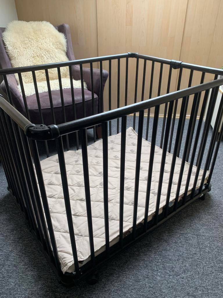 Geuther inklapbare box, gebruikt voor kleinkinderen, Kinderen en Baby's, Boxen, Ophalen of Verzenden, Gebruikt, Vierkant, Wieltjes