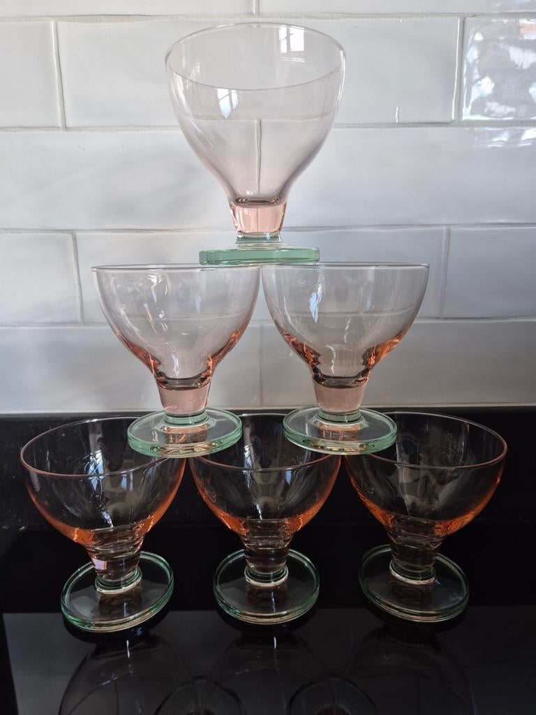 6 glazen ijscoupes met groen/oranje- roze kleuren, Verzamelen, Ophalen of Verzenden, Zo goed als nieuw, Overige typen