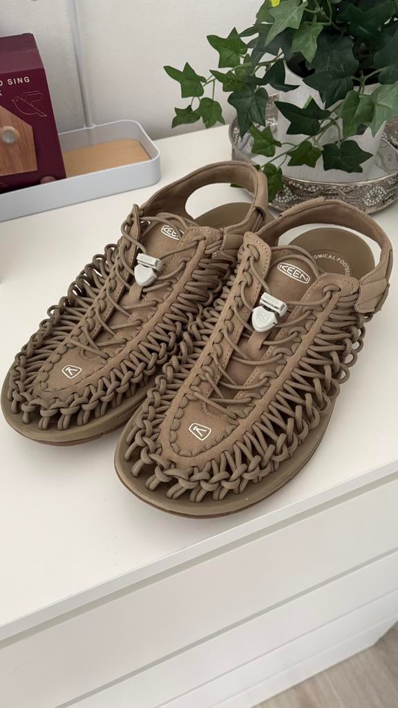 Keen Uneek 45 army grey, Ophalen of Verzenden, Zo goed als nieuw, Grijs, Sneakers of Gympen