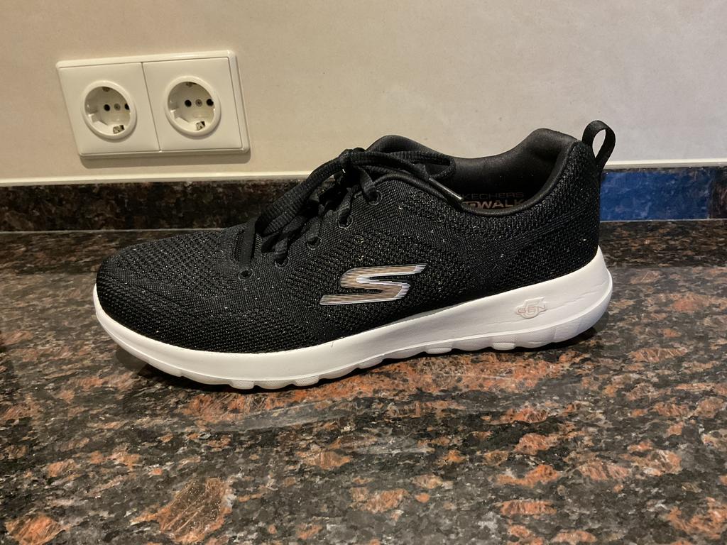 Skechers Go Walk Joy maat 39 z.g.a.n., Verzenden, Zwart, Sneakers of Gympen, Zo goed als nieuw