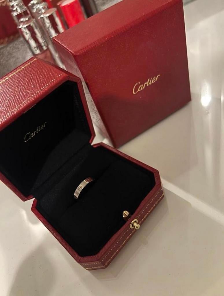 Cartier Love ring, Overige materialen, 20 of groter, Ophalen of Verzenden, Zo goed als nieuw