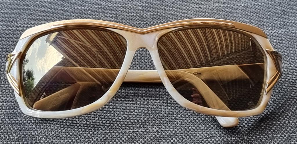 Cazal 8031 zonnebril., Sieraden, Tassen en Uiterlijk, Zonnebrillen en Brillen | Dames, Overige merken, Zonnebril, Beige, Ophalen of Verzenden