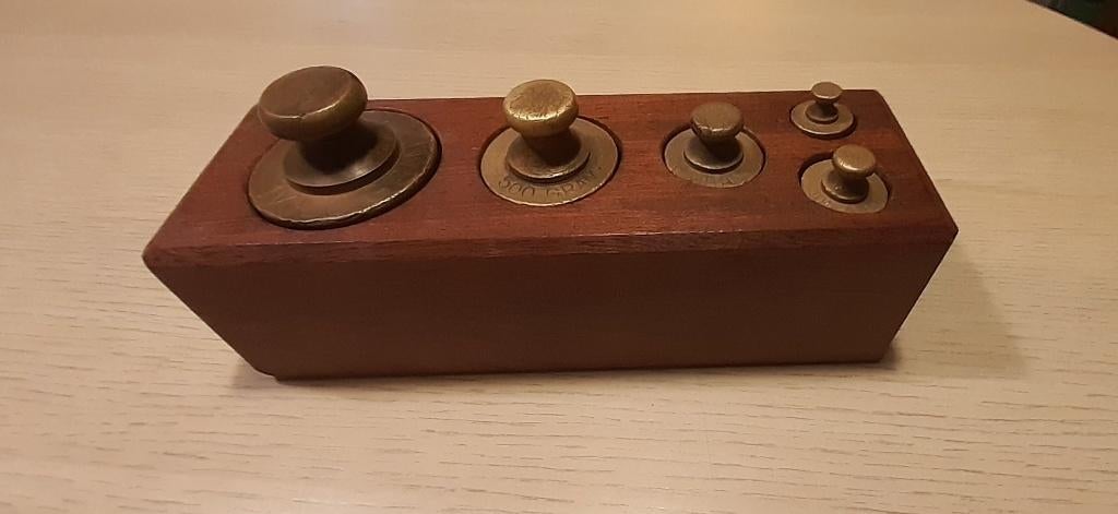 gewichtenblok met 5 koperen gewichtjes - gewichten, Antiek en Kunst, Ophalen of Verzenden, Koper