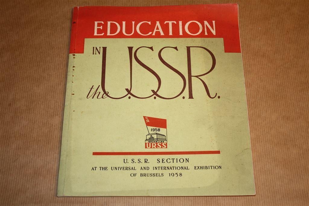 Education in the USSR - Propaganda uitgave 1958 !!, Ophalen of Verzenden, Gelezen, Europa