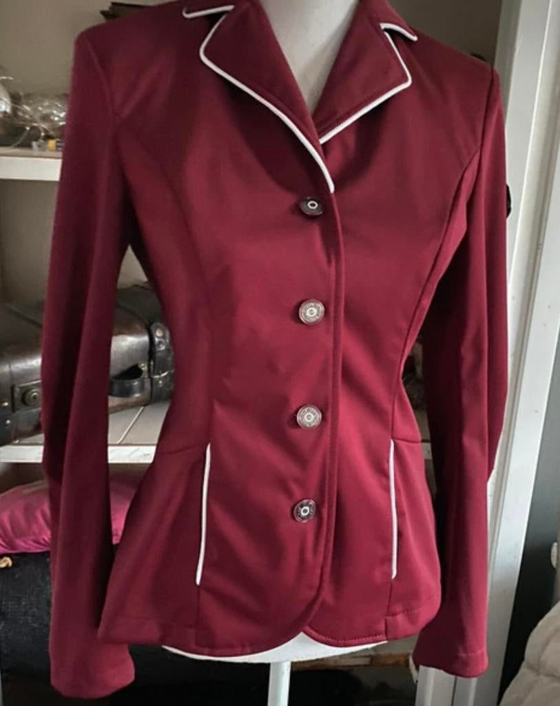 Mooi bordeaux wedstrijdjasje, Dieren en Toebehoren, Paardrijkleding, Dressuur, Ophalen of Verzenden, Zo goed als nieuw, Dames