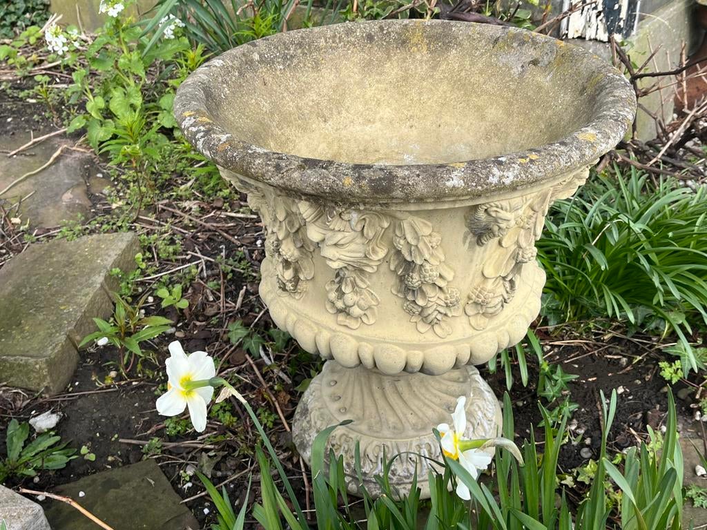 Mooie Engelse tuinvaas. Maten zie foto’s, Tuin en Terras, Tuinvazen, Ophalen, Zo goed als nieuw