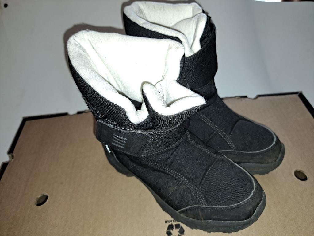 Zwarte Quechua snowboots maat 37 nieuw, Kleding | Dames, Schoenen, Nieuw, Snowboots, Zwart, Ophalen of Verzenden
