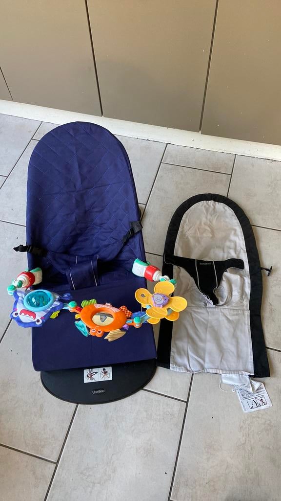 Wipstoel babybjorn met extea hoes en speelboog, Kinderen en Baby's, Overige merken, Wipstoel, Ophalen of Verzenden, Verstelbaar