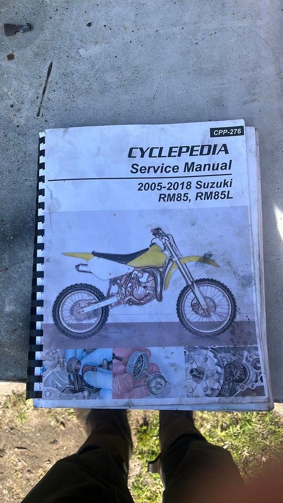 Werkplaats boek Suzuki rm85 compleet, Ophalen of Verzenden