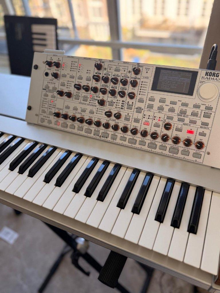 Korg Radias + keyboard, Muziek en Instrumenten, Synthesizers, Ophalen, Gebruikt, 61 toetsen, Korg