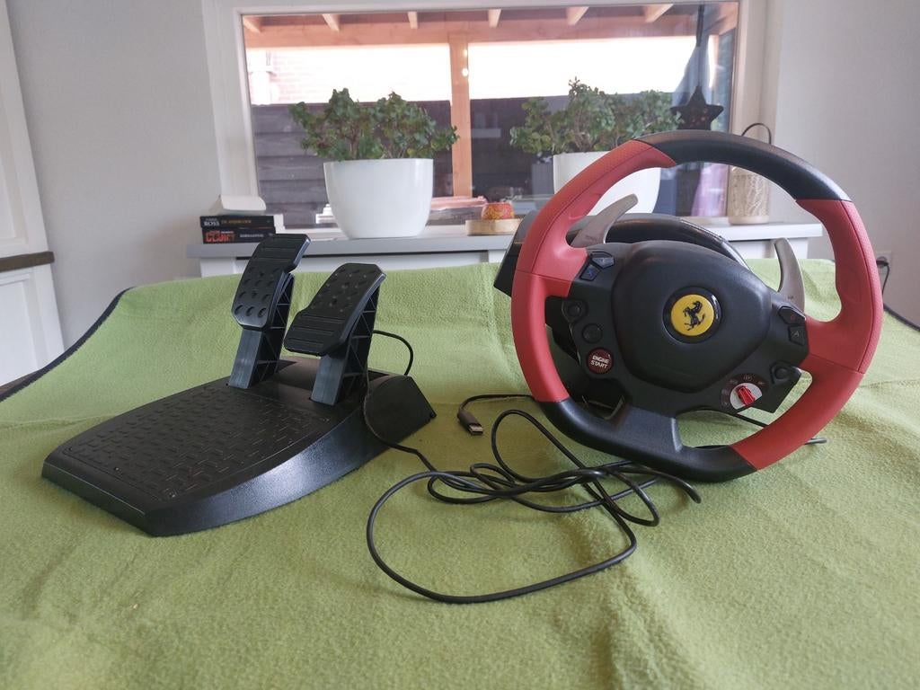 Thrustmaster Ferrari 458 Spider racing wheel, Ophalen of Verzenden, Zo goed als nieuw, Stuurtje of Sportattribuut, Xbox Series S