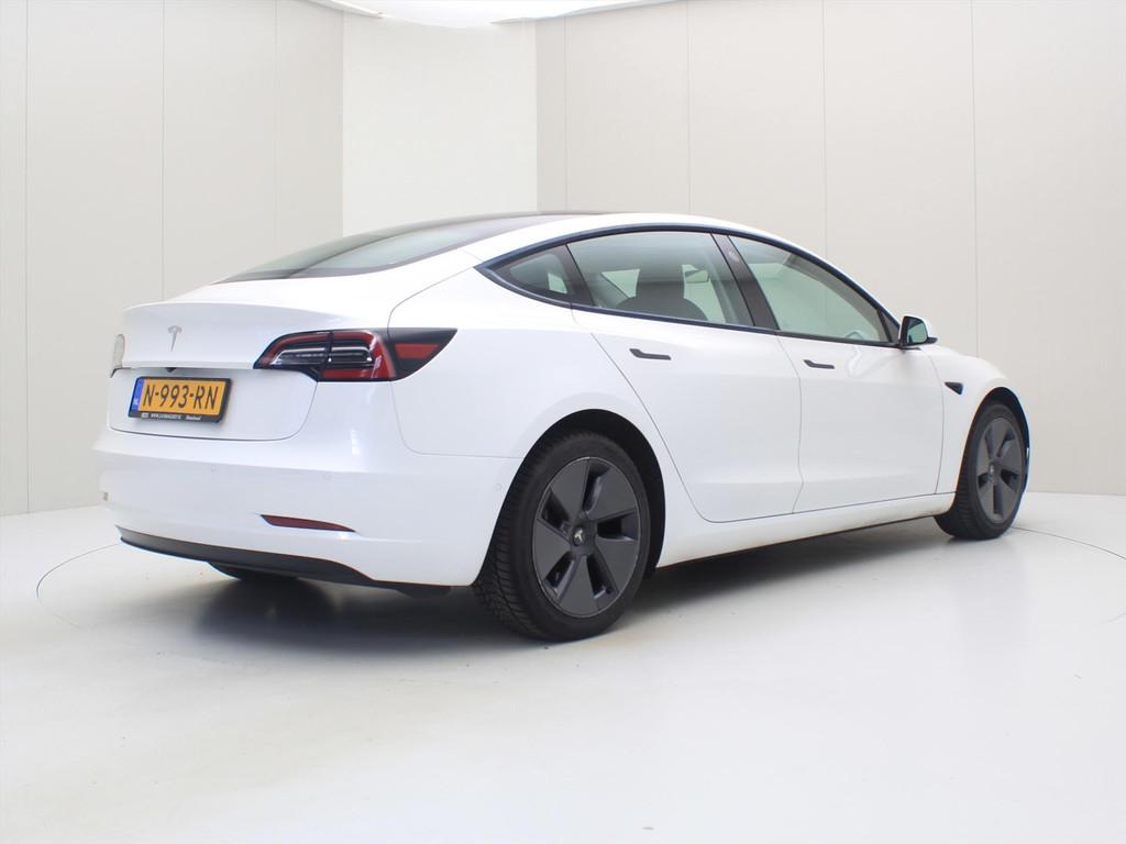 Tesla Model 3 Standard RWD Plus [ LFP-ACCU+AUTOPILOT+60 kWh+, Automaat, Achterwielaandrijving, Zwart, Wit
