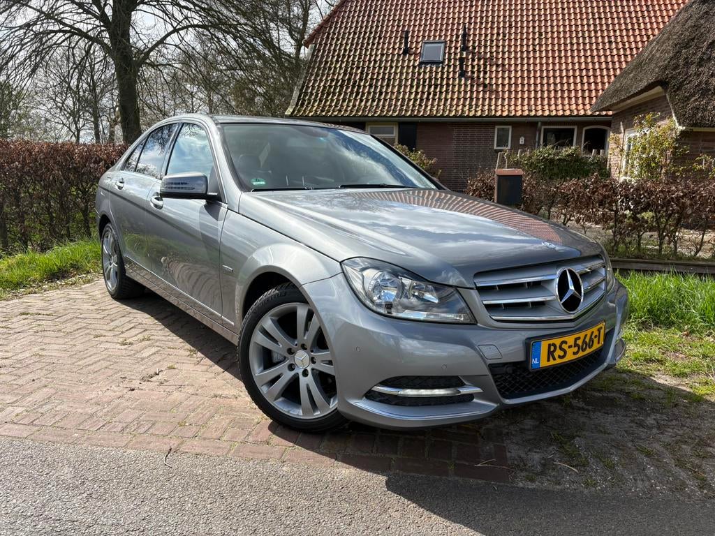 Mercedes-Benz C-Klasse C180 BE Aut7 2011 Grijs, Auto's, Mercedes-Benz, Automaat, 745 kg, 1800 kg, 75 €/maand