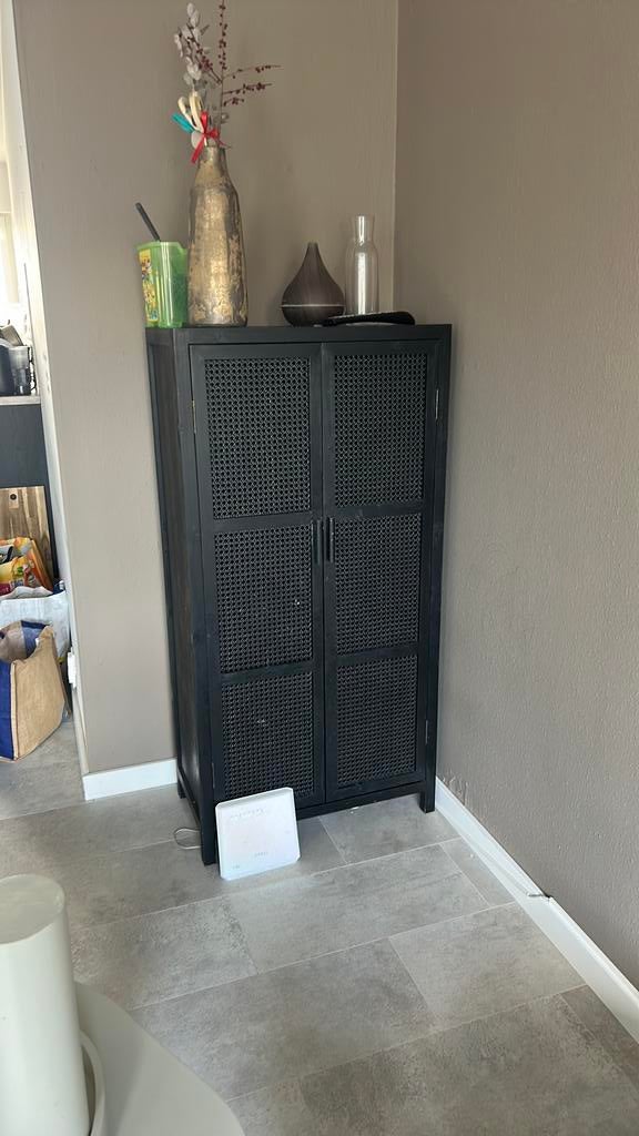 Rotan Kast xenos, Ophalen of Verzenden, Zo goed als nieuw