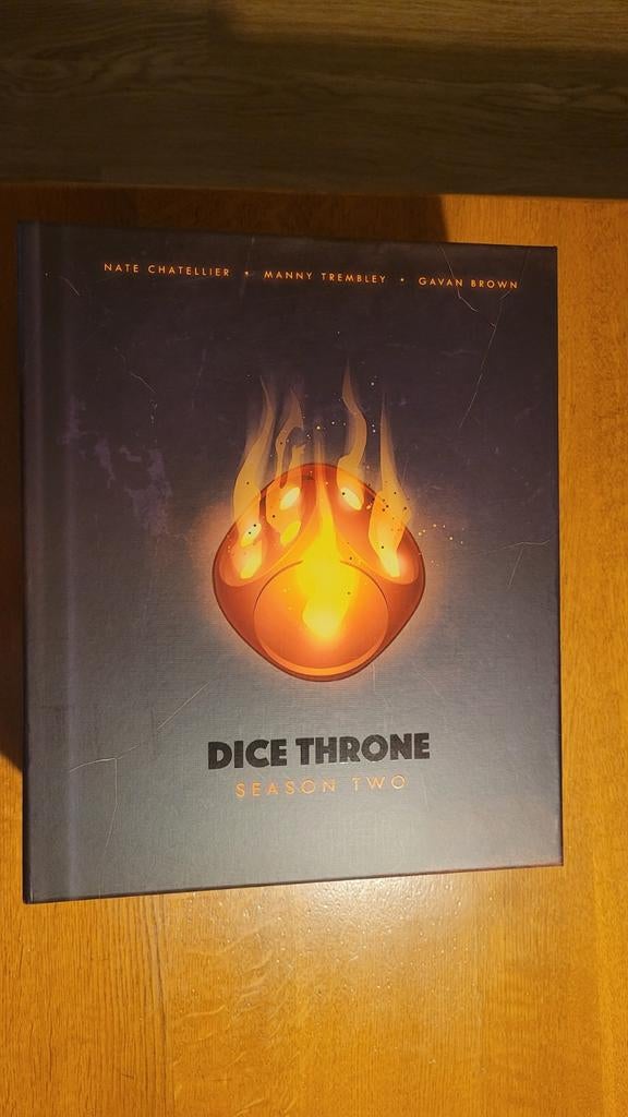 Dice Throne Season Two Battle Chest (alleen de doos), Hobby en Vrije tijd, Gezelschapsspellen | Overige, Ophalen of Verzenden