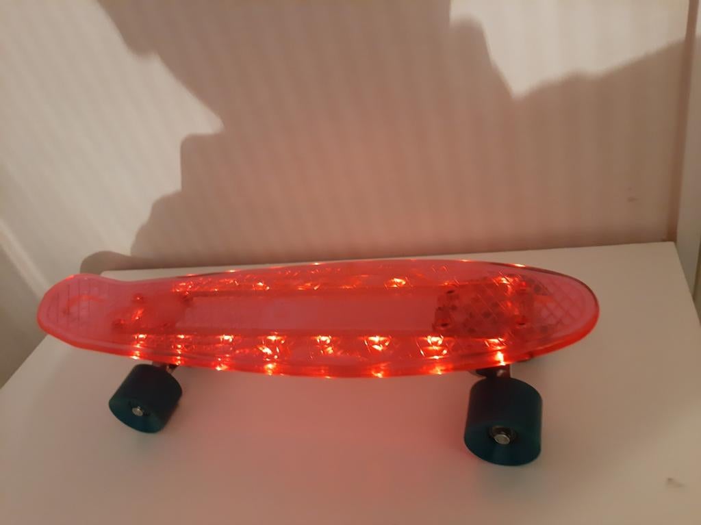Skateboard met verlichting - Zo goed als nieuw, Ophalen, Zo goed als nieuw, Skateboard